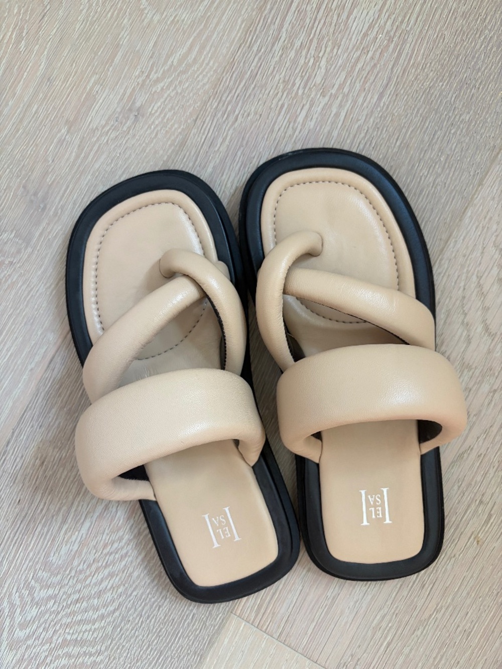 Beige Padded Toe-Loop Sandals - Women